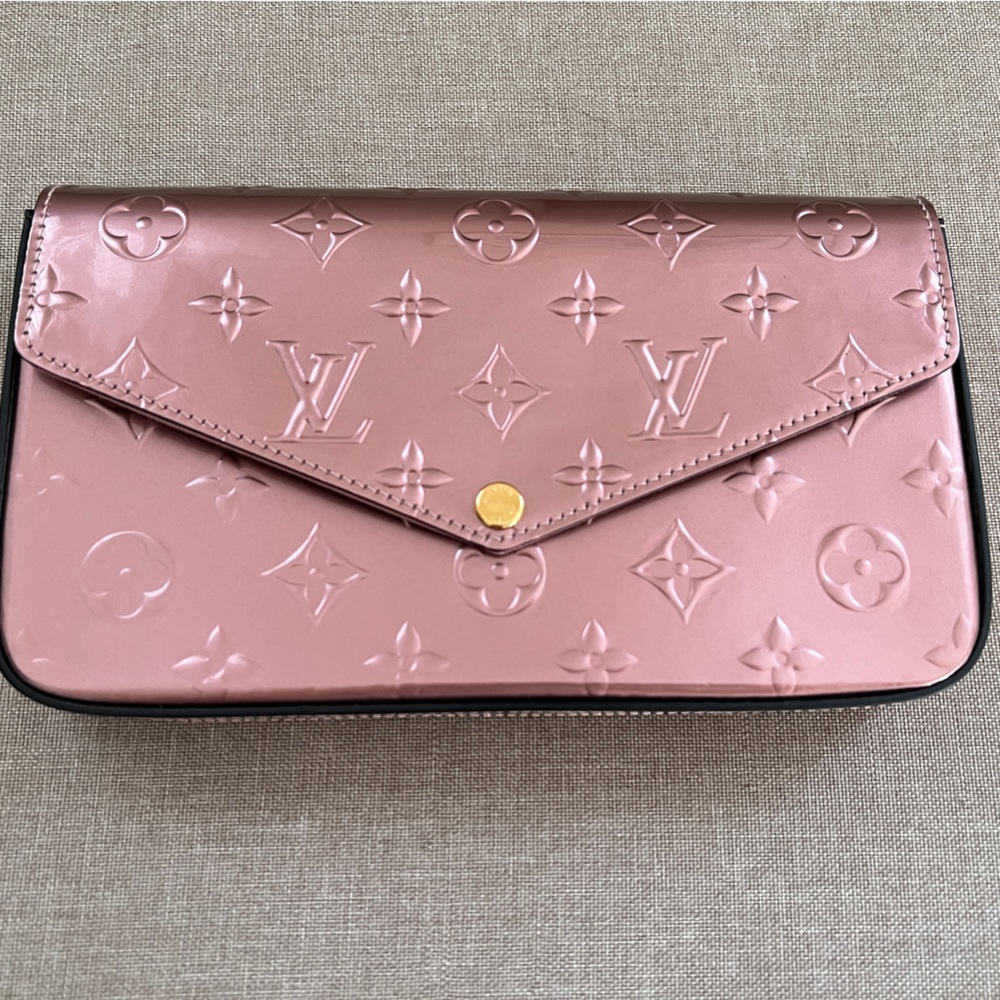 LOUIS VUITTON Vernis Pochette Felicie Chain Wallet Metallic Pale Pink
